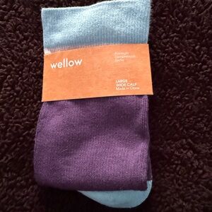 NIP Wellow brand large Navy & light Blue wide calf Compression Socks